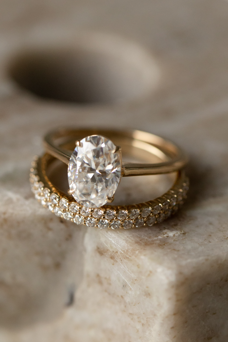 7 “Old Money” Aesthetic Engagement Rings For a Timeless Bridal Look
