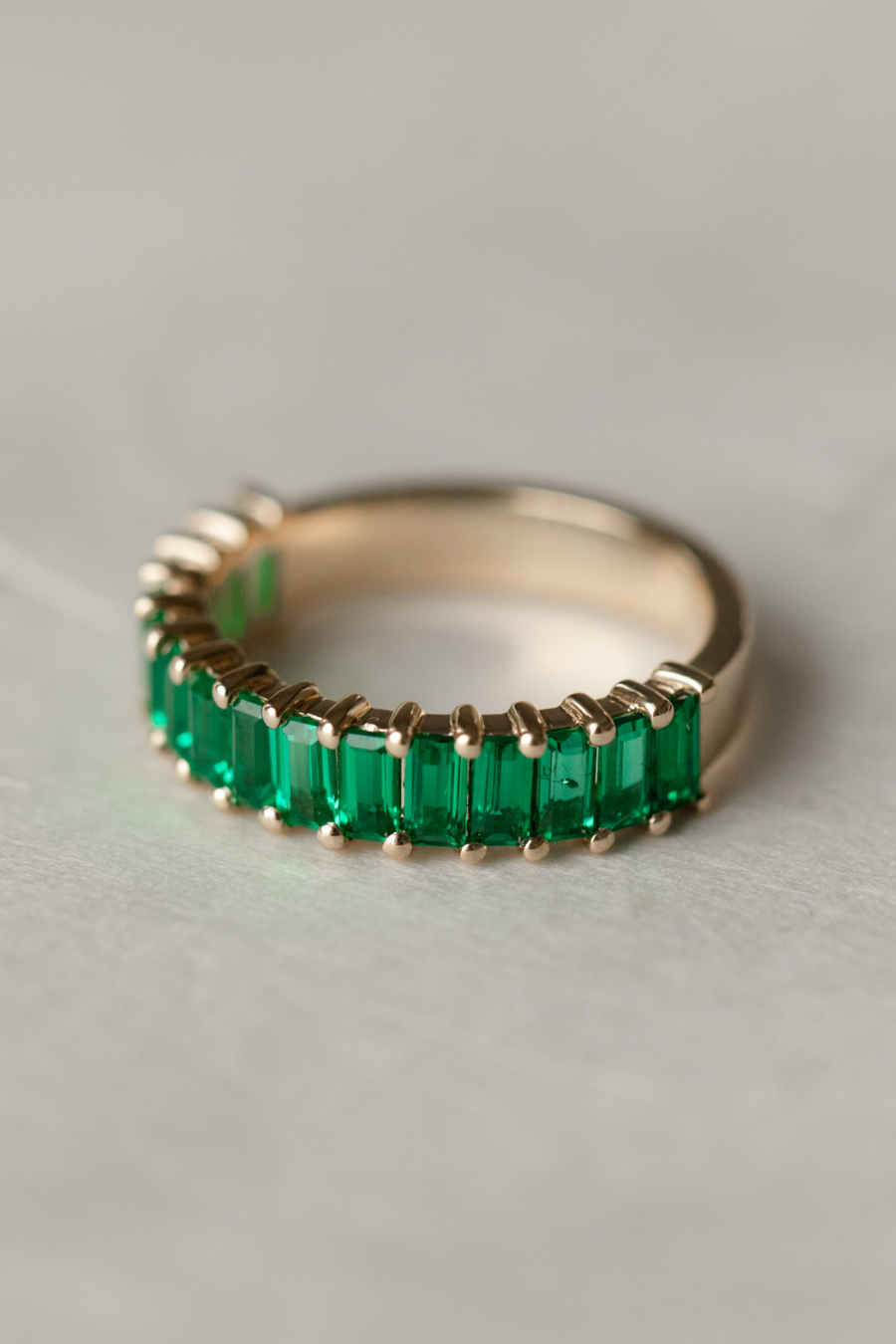 Spring Green: Emerald Essentials For Your Garden Wedding – June Rings