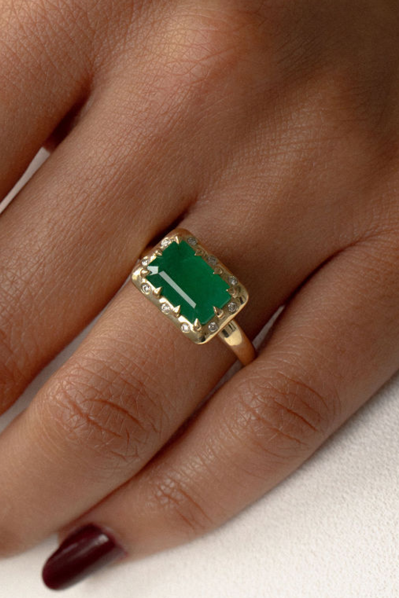The Green Emerald Engagement Ring Guide