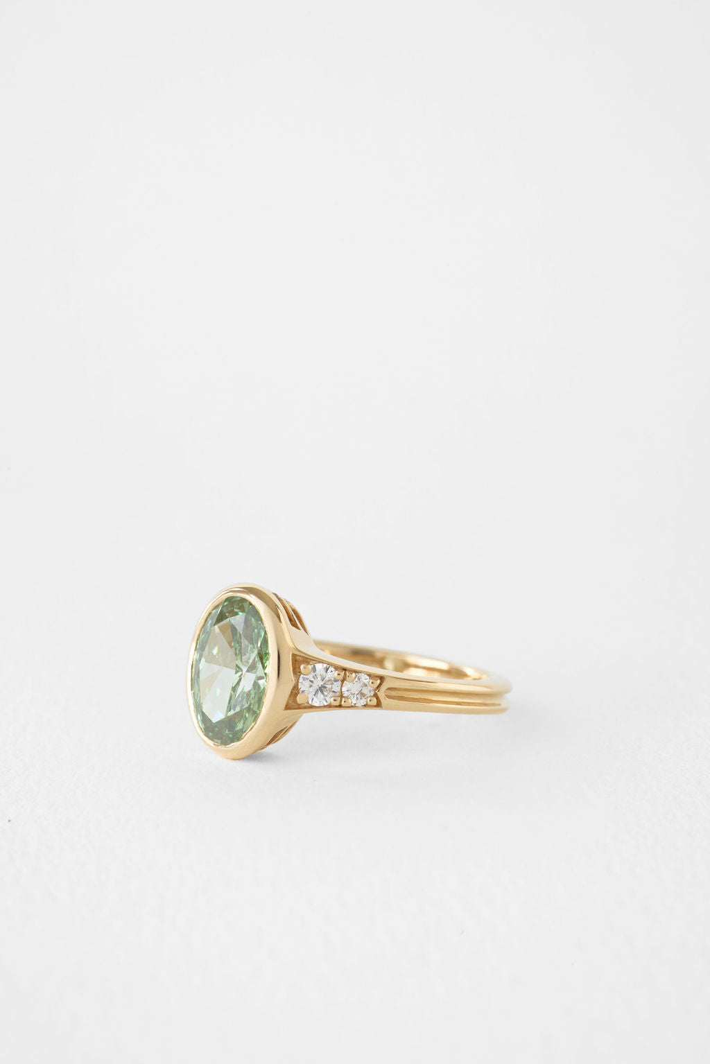 2.04 ct Lea || Green Oval