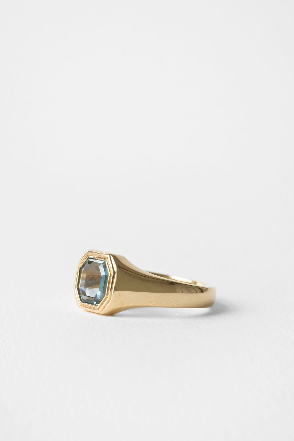 Portrait Sapphire Signet | OAK
