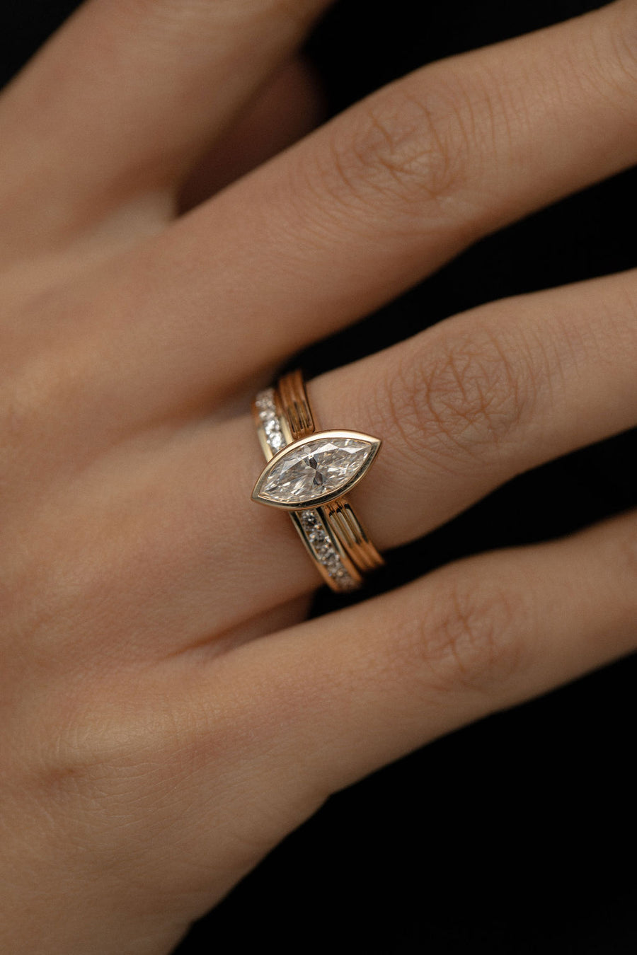 Juned Rind Cassia Bezel || Marquise – June Rings