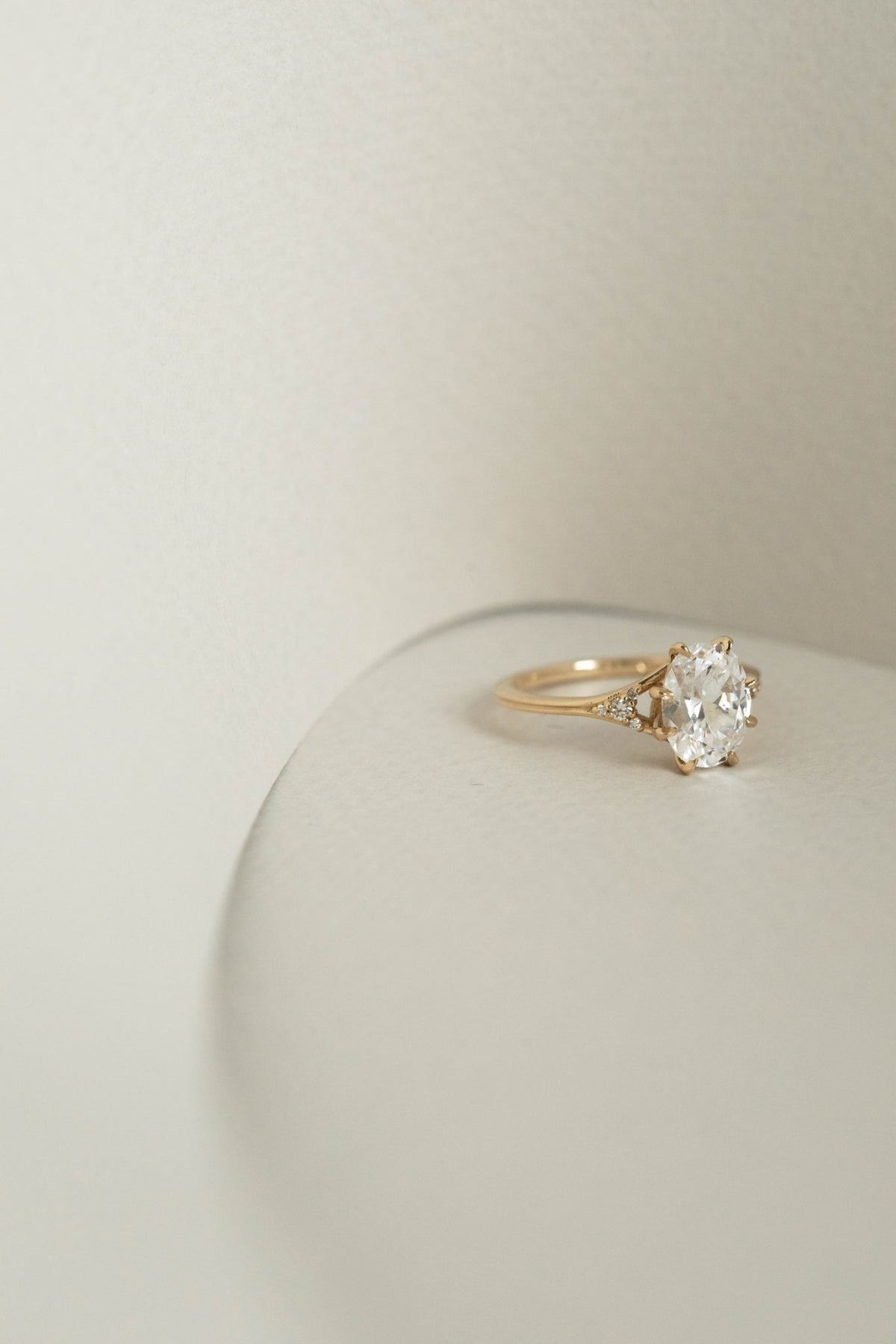 Gillian | Custom Dahlia || Oval