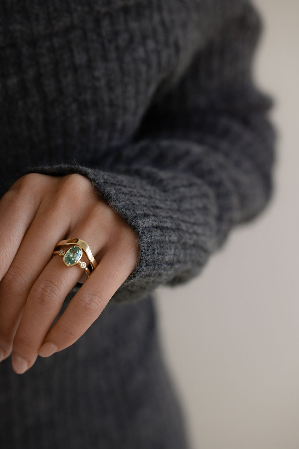 Juned Rind Lark || Oval Green Diamond – June Rings