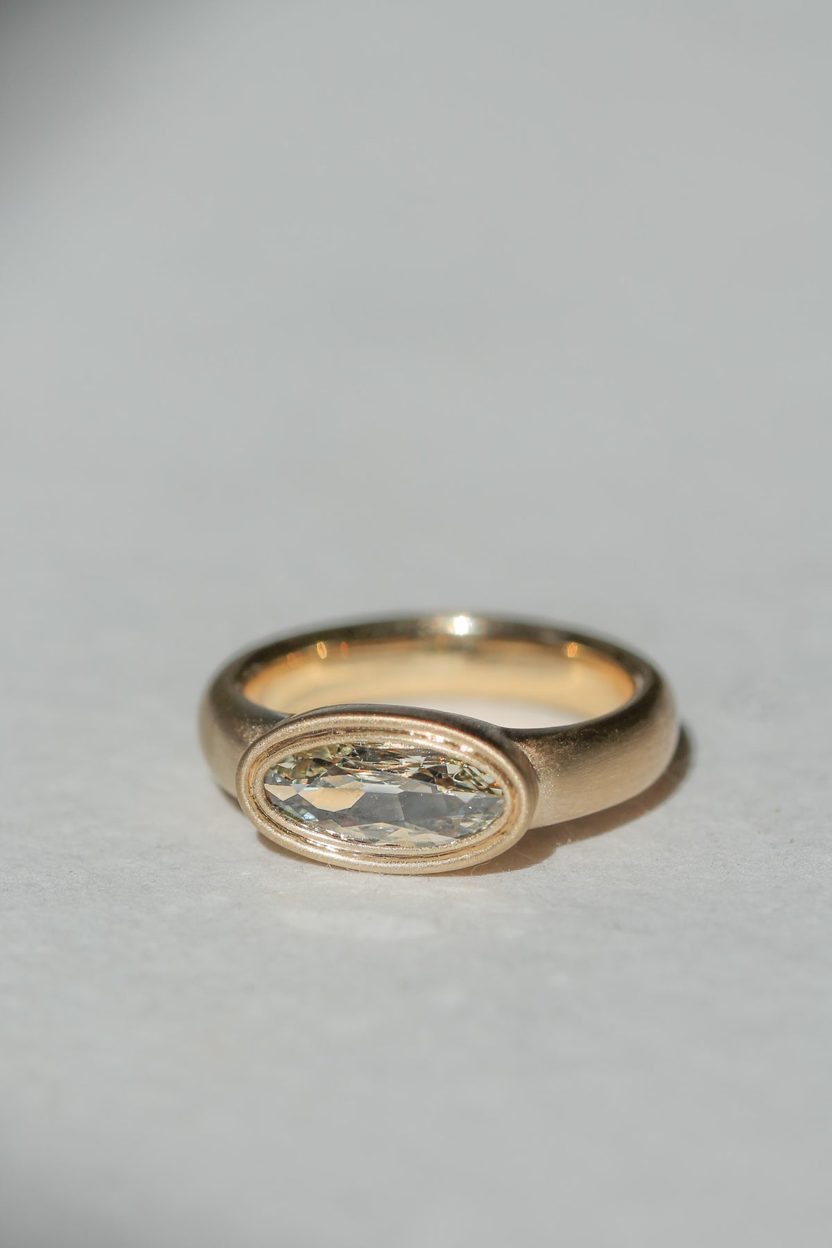 Ridged Bezel Solitaire | Moval | OAK (view 2)