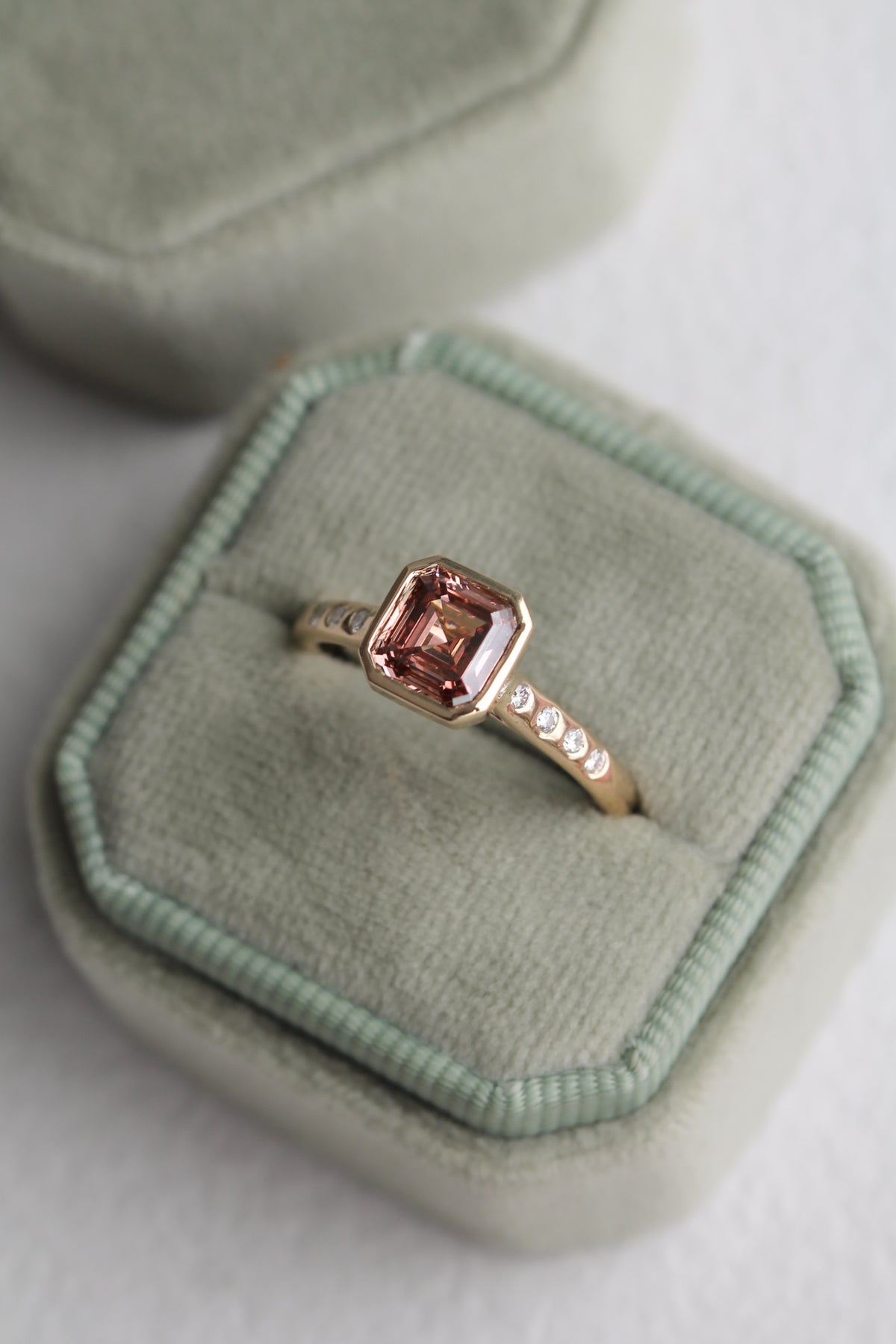 Champagne Asscher Setting