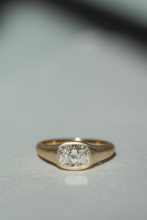 June Studio | Diamond Signet Quote P712