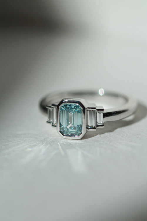 1.00 ct Blue Diamond Iris