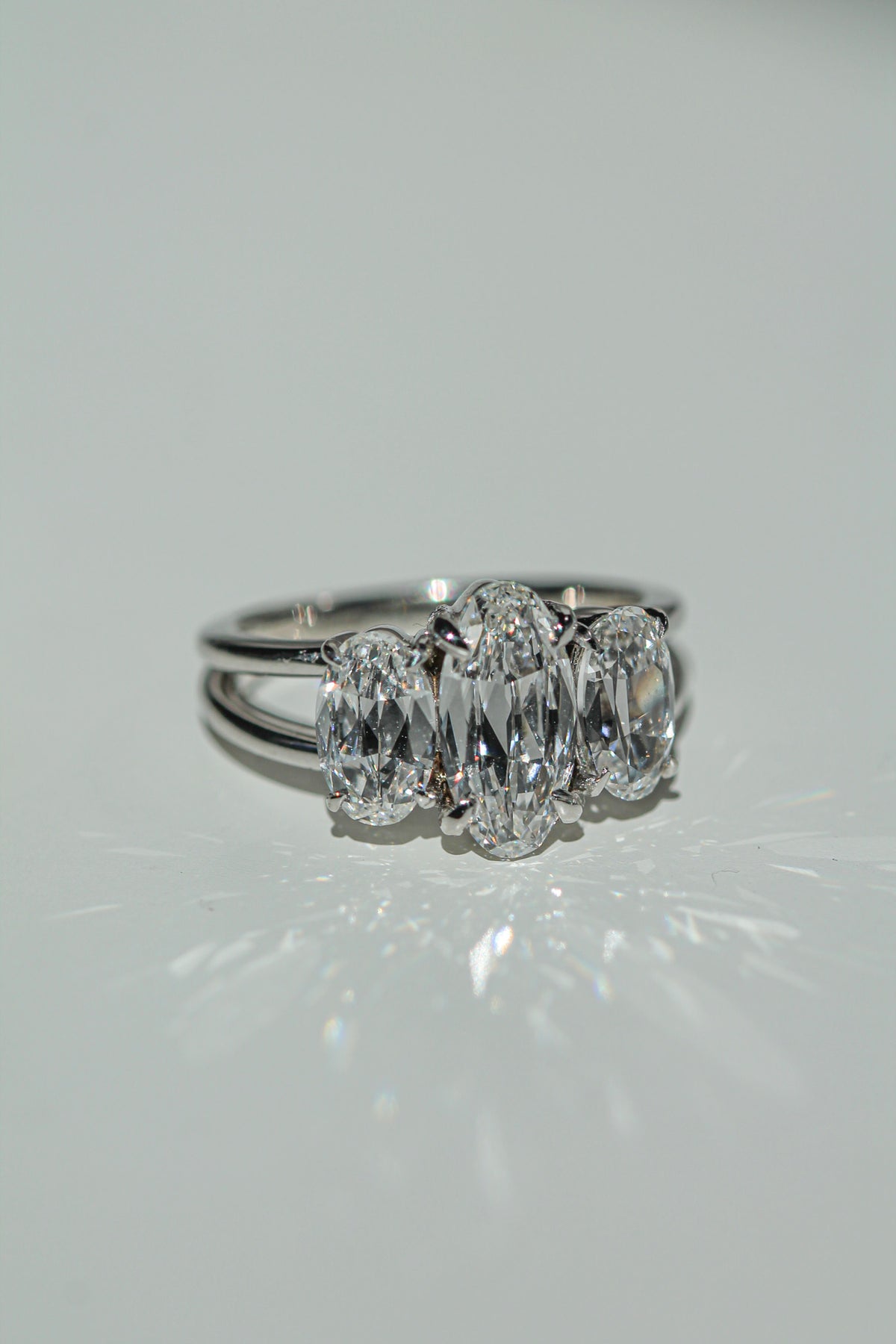 Gale | White Diamond Movals (view 3)