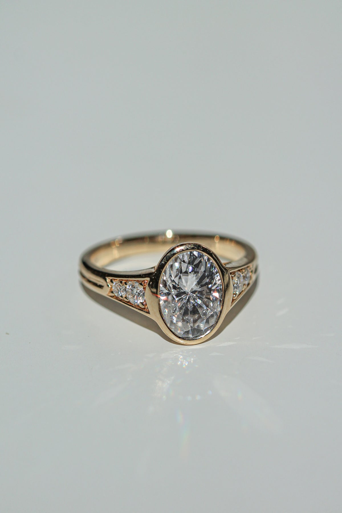 oval diamond yellow gold ring (view 6)