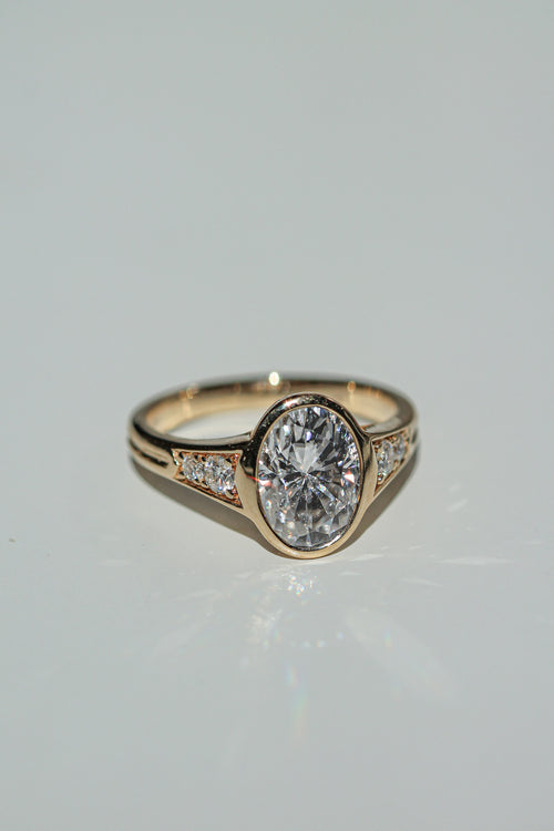 oval diamond yellow gold ring (view 6)