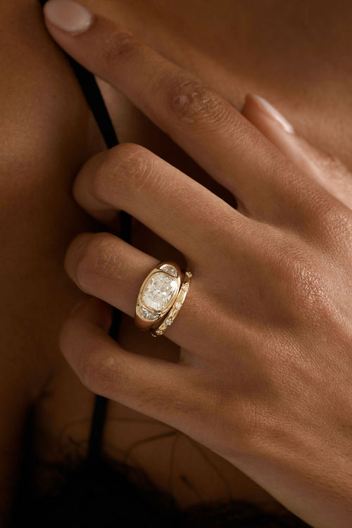 Vigo | Cushion & Half Moon Signet