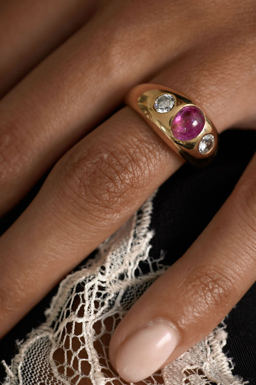 Vintage Cabochon Ruby Bombé Ring | OAK