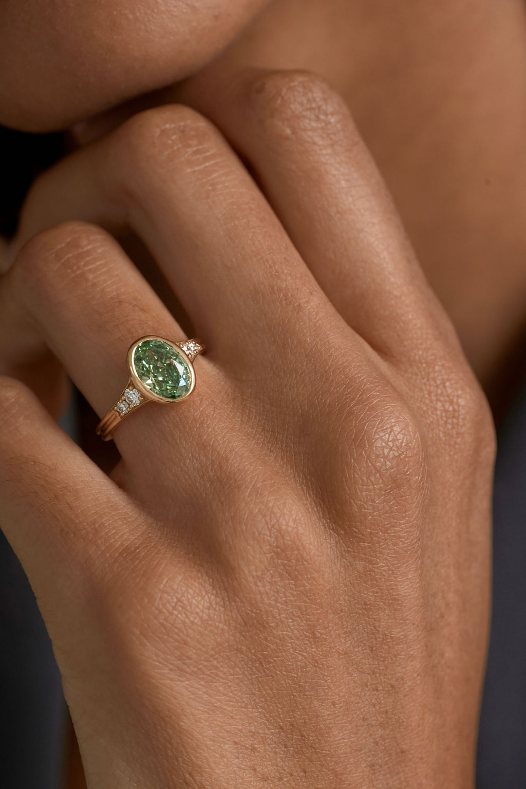 2.04 ct Lea || Green Oval