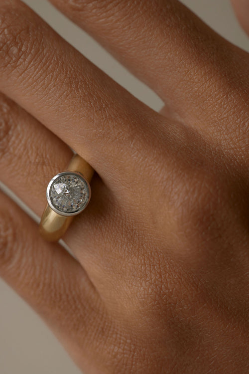 Vale | Two-tone with Bubble Cut Round