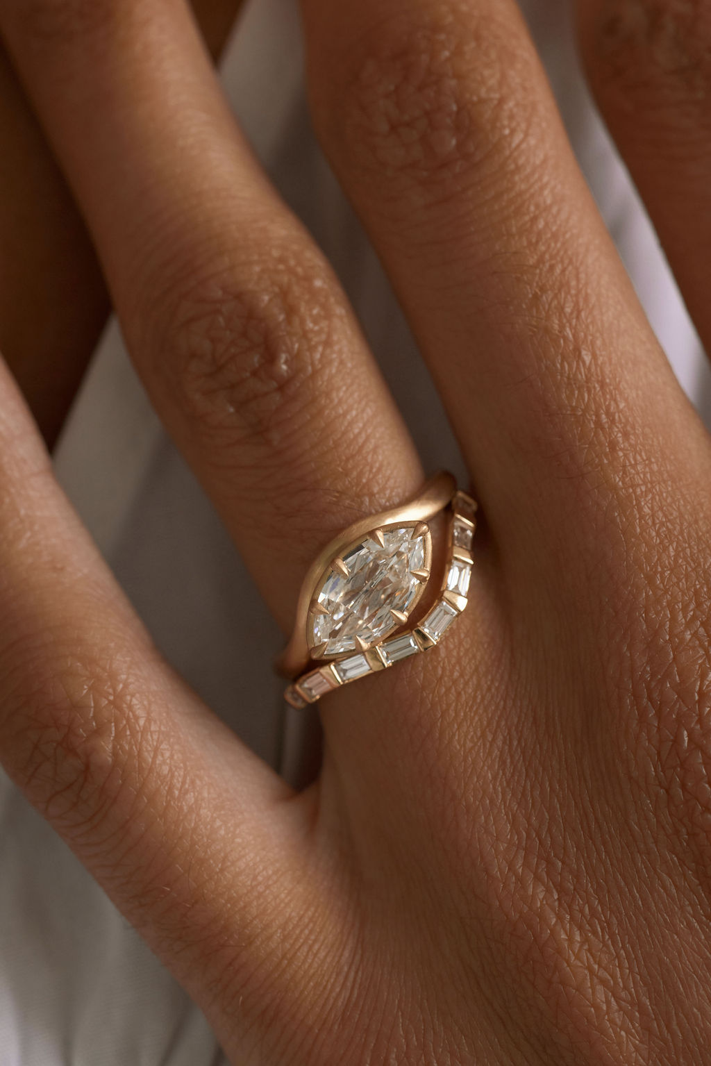 Juned Rind Estelle || Antique Marquise – June Rings