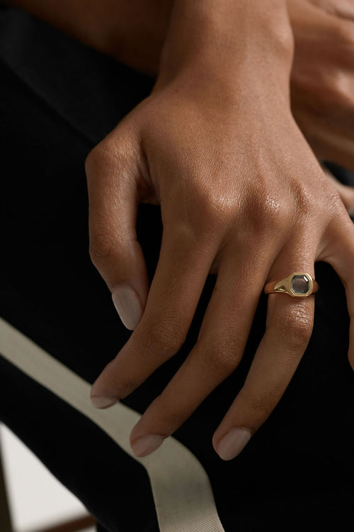 Portrait Sapphire Signet | OAK