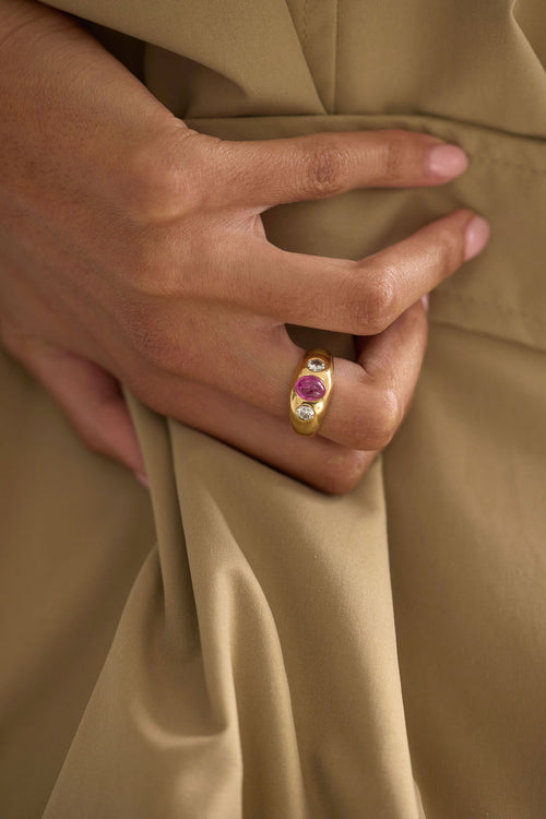 Vintage Cabochon Ruby Bombé Ring | OAK