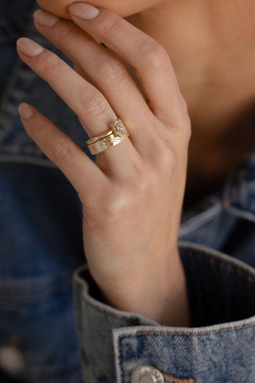 Petite Champagne Solitaire