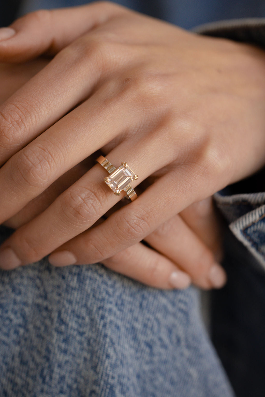 Juned Rind Carmine || Emerald – June Rings