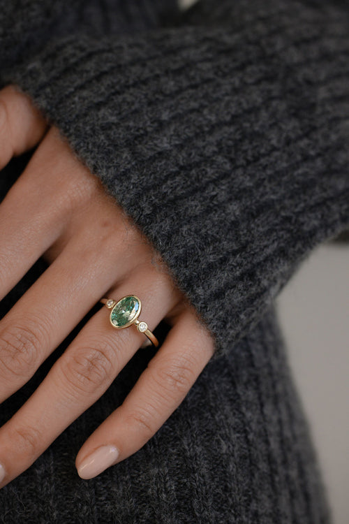 Juned Rind Lark || Oval Green Diamond – June Rings