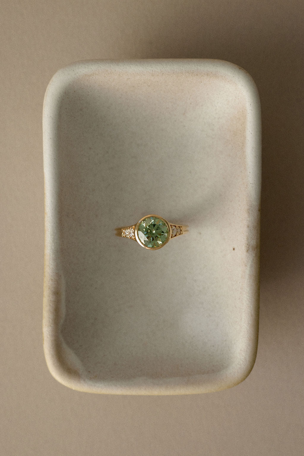 Lea || Green Diamond Round