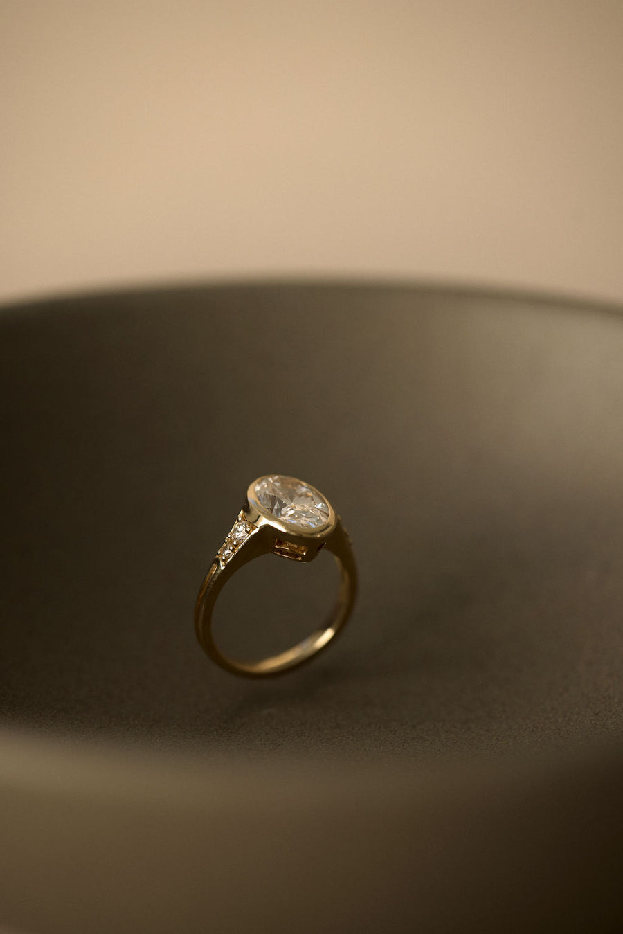 Lea || Oval Diamond – June Rings