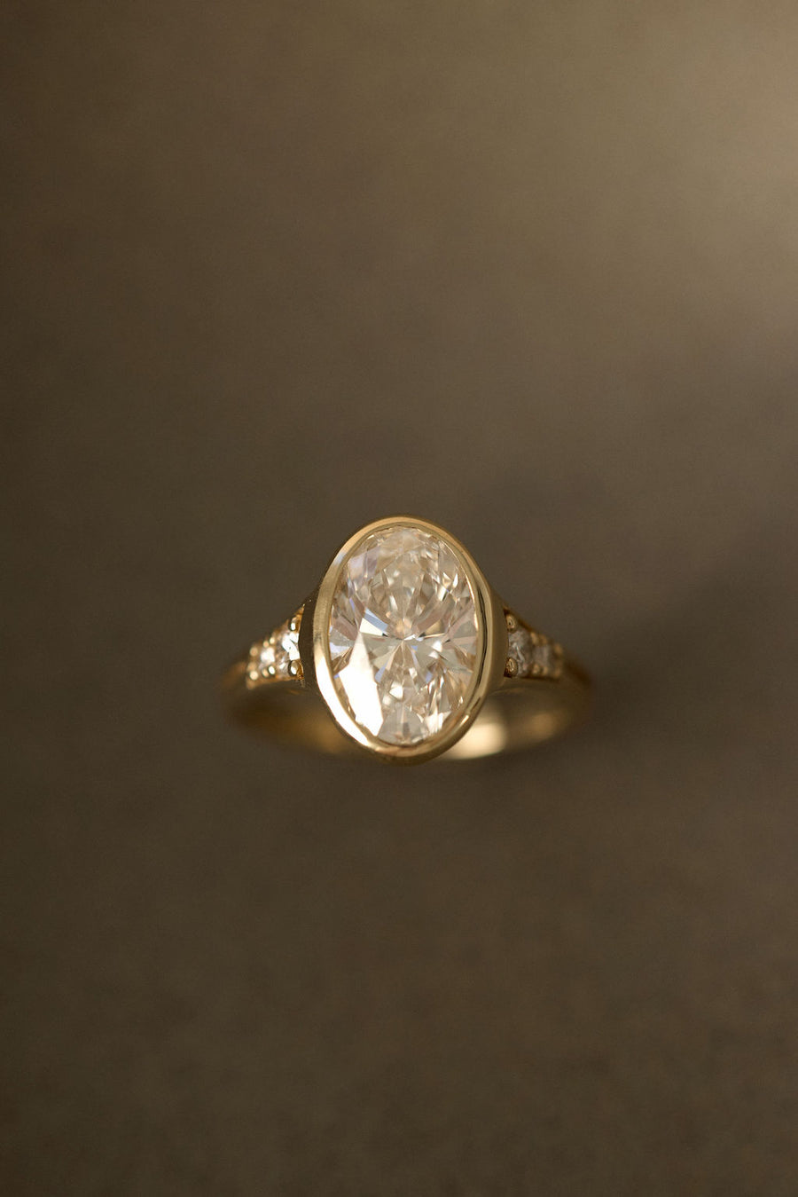 Lea || Oval Diamond – June Rings