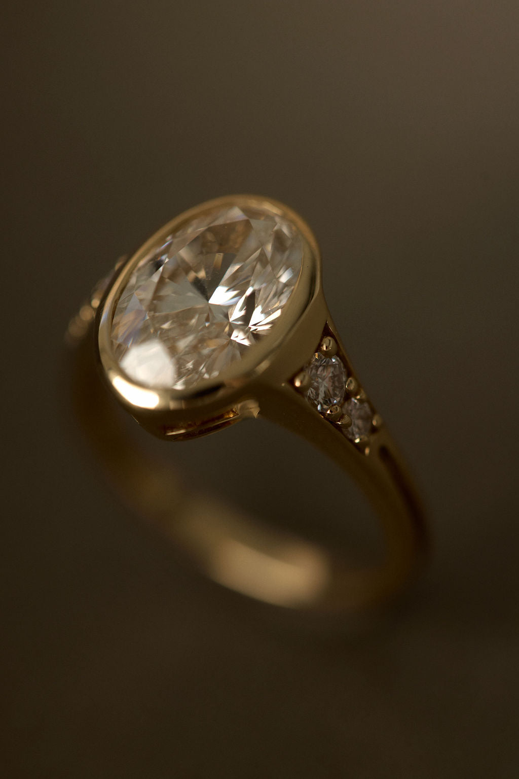 Lea || Oval Diamond