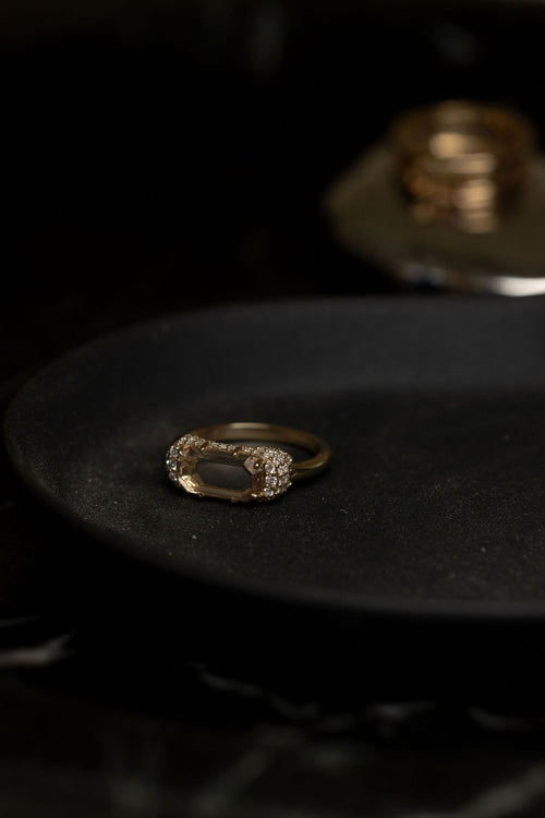 East-West Champagne Portrait OAK