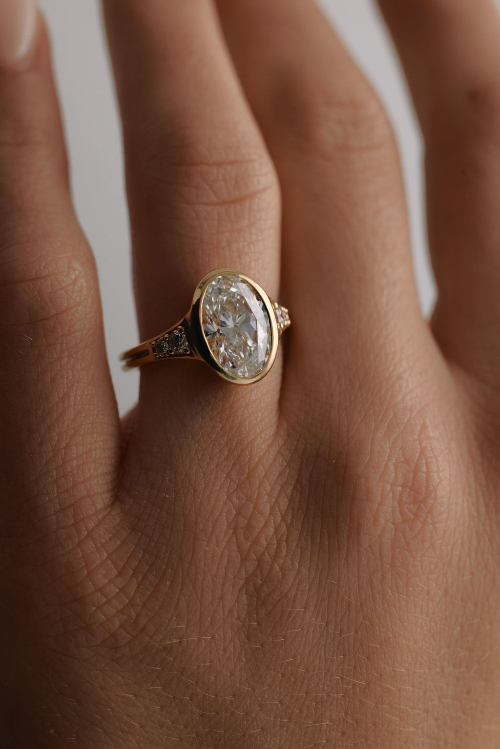 Juned Rind Lea || Oval Diamond – June Rings