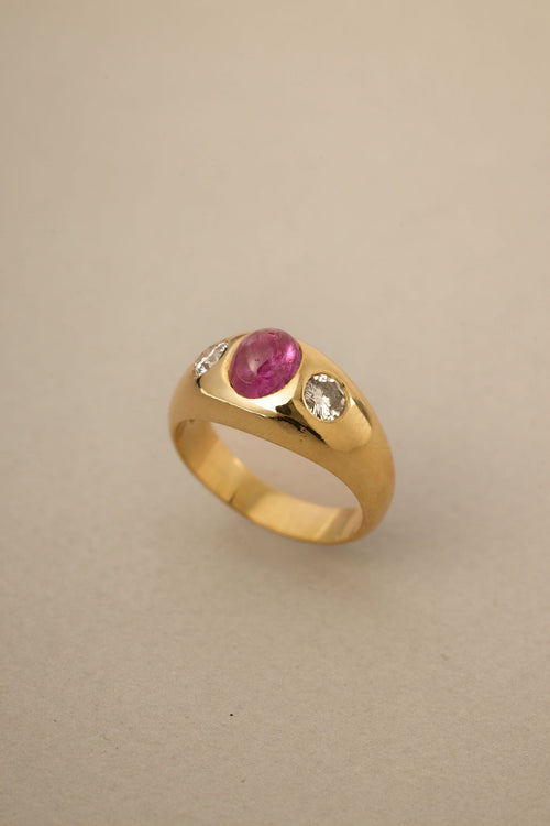 Vintage Cabochon Ruby Bombé Ring | OAK