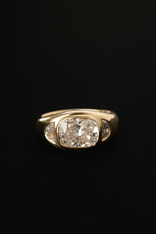 Vigo | Cushion & Half Moon Signet