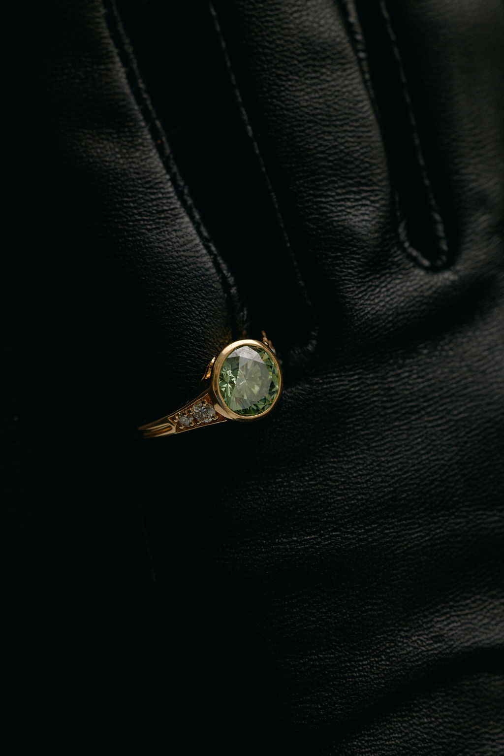 Lea || Green Diamond Round