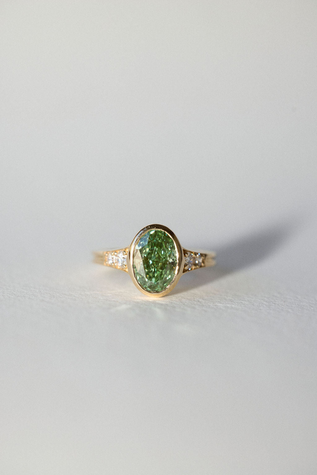 2.04 ct Lea || Green Oval