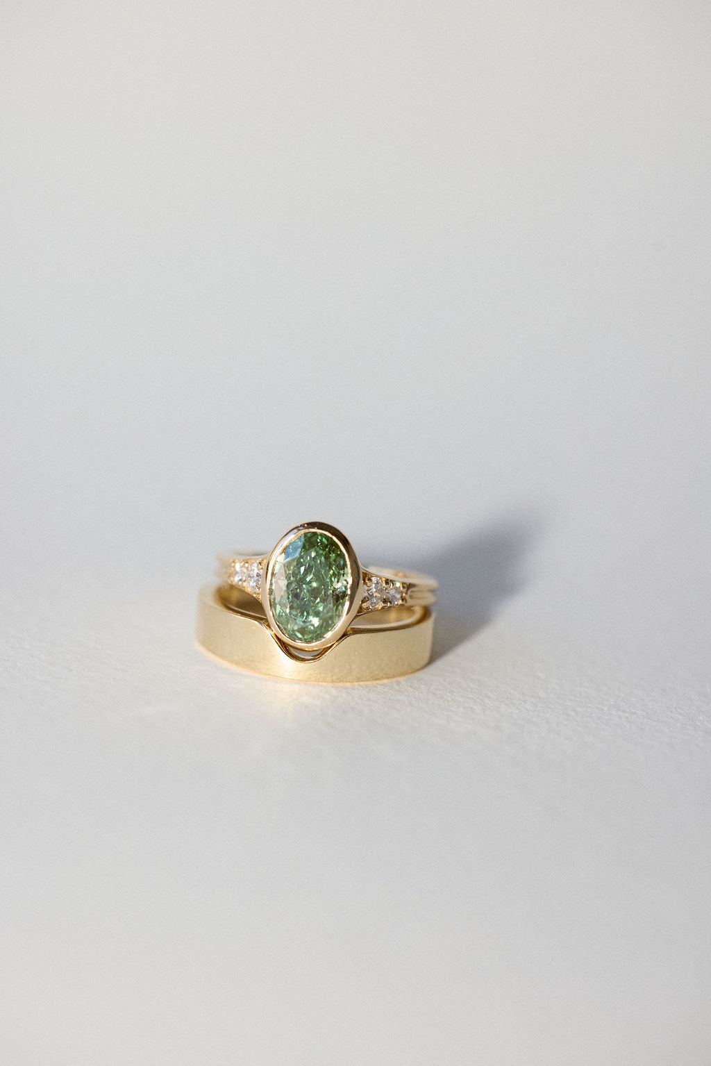 2.04 ct Lea || Green Oval