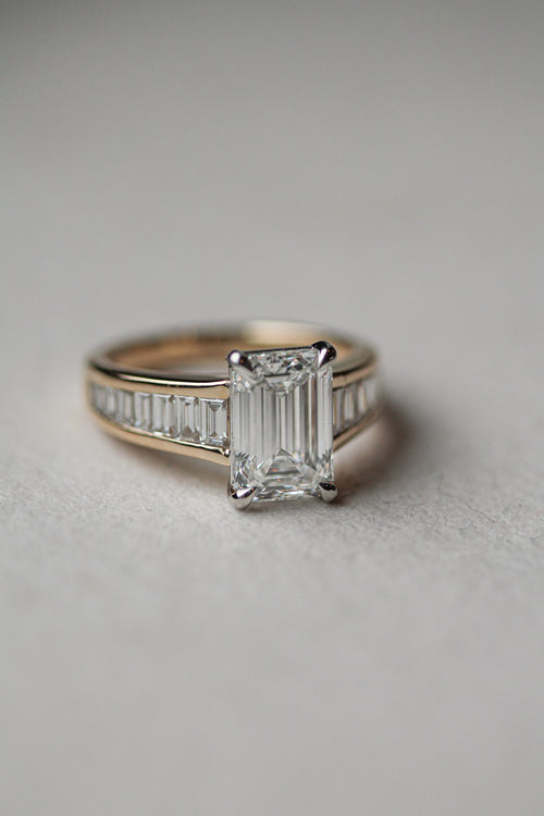 2.73 ct Emerald Art Deco Setting
