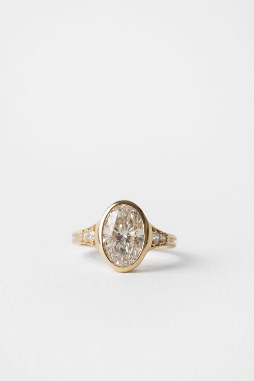 Lea || Oval Diamond