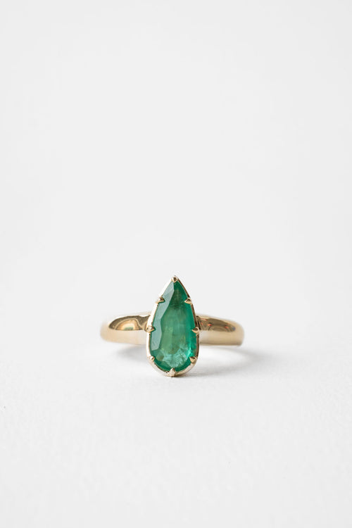 Emerald Pear Solitaire | OAK