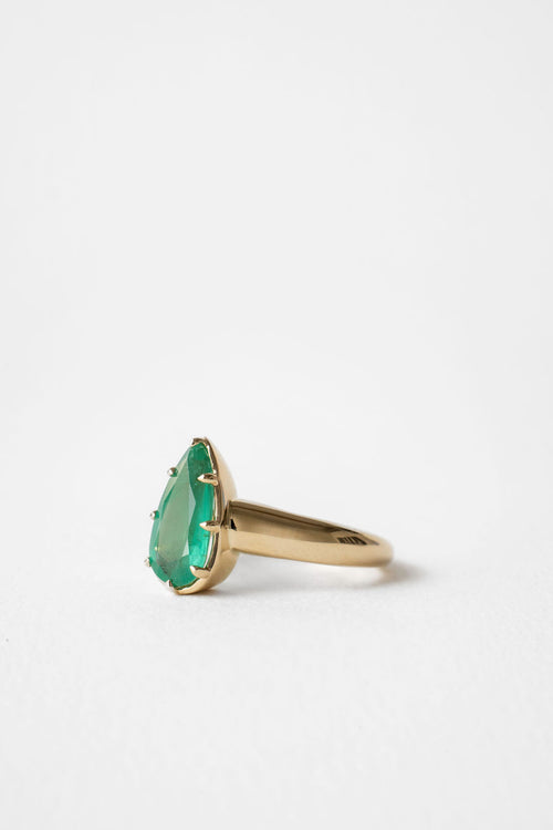 Emerald Pear Solitaire | OAK