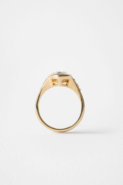 Lea || Oval Diamond