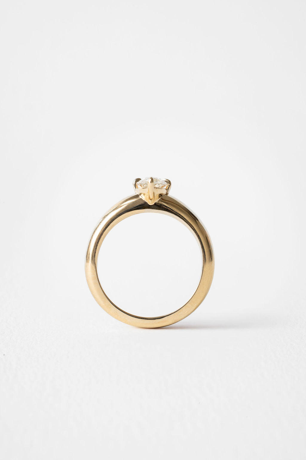 Antique Cut Moval Sutton || OAK