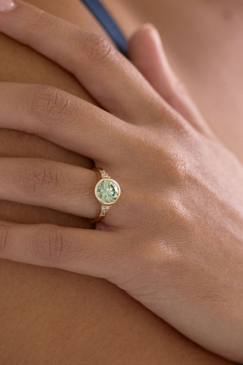 Lea || Green Diamond Round