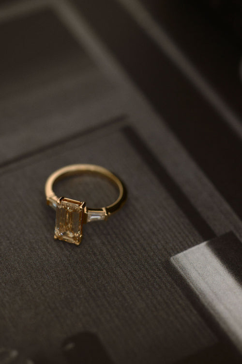 Camden | Emerald 3-stone | Champagne