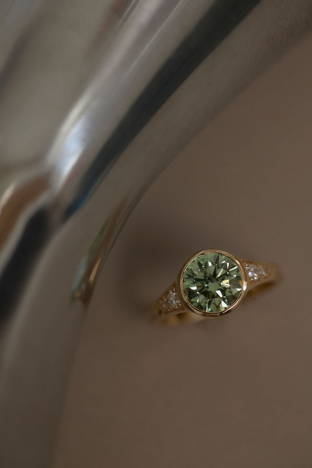 Lea || Green Diamond Round