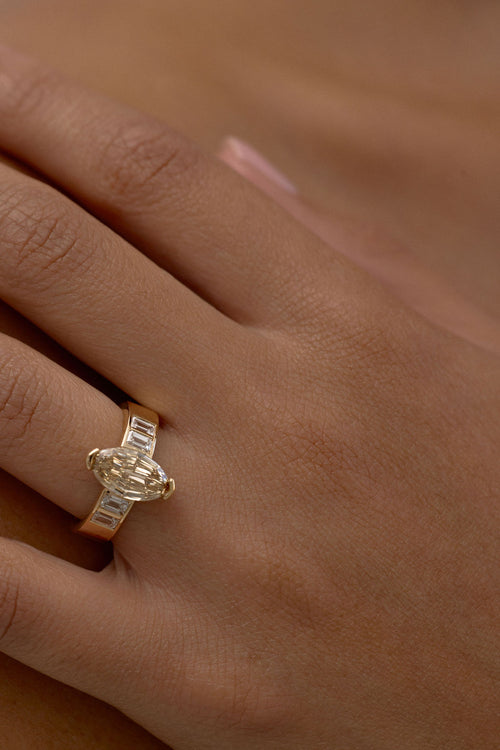 Geo Cut Oval with Emerald Accents || OAK