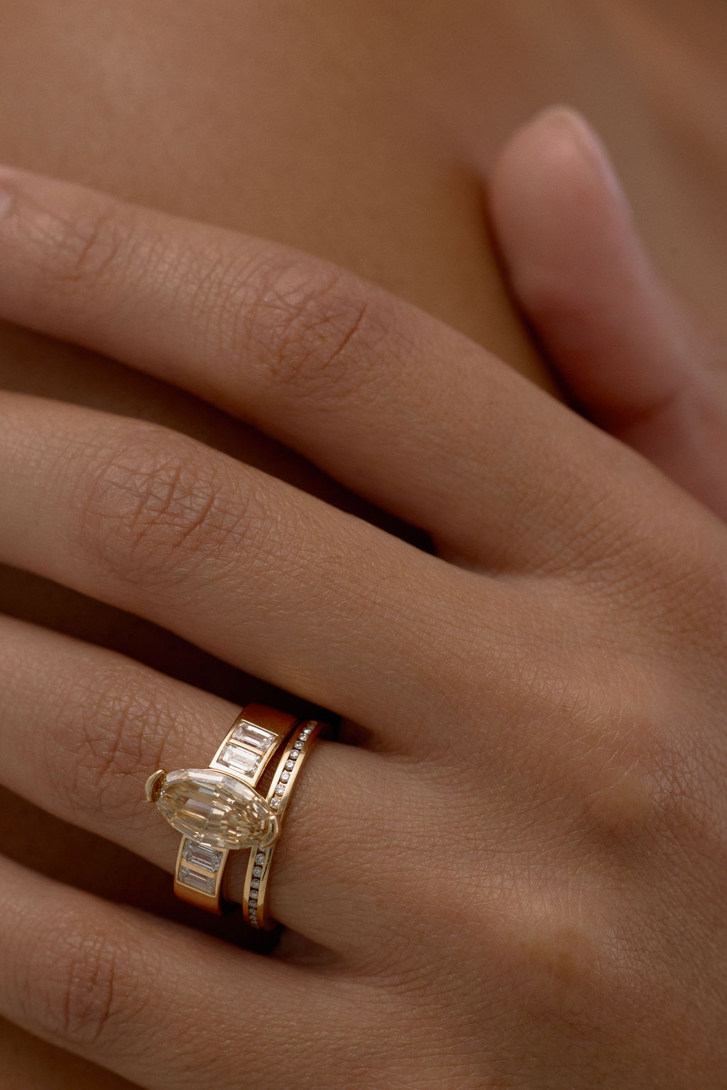 Geo Cut Oval with Emerald Accents || OAK