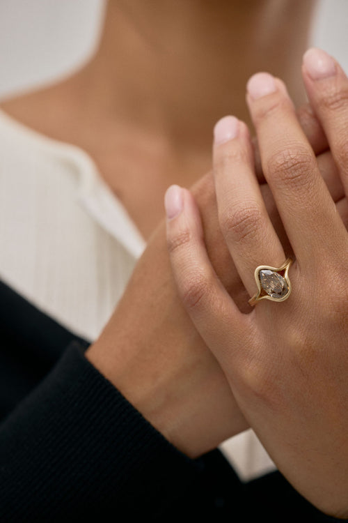 Antique Cut Pear Solitaire | OAK