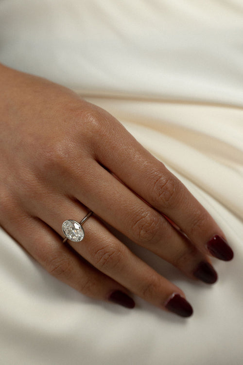 June Bezel | Antique Cut || Oval