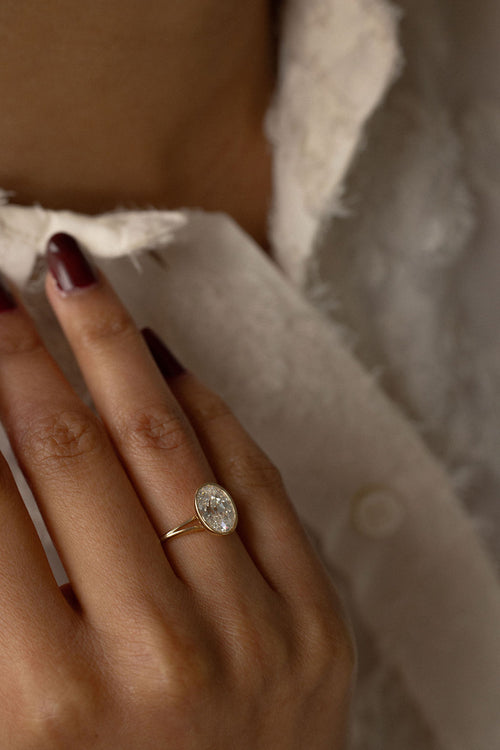 Fleur | Antique Cut || Oval